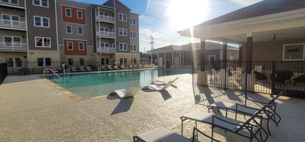 Promenade pool Promenade